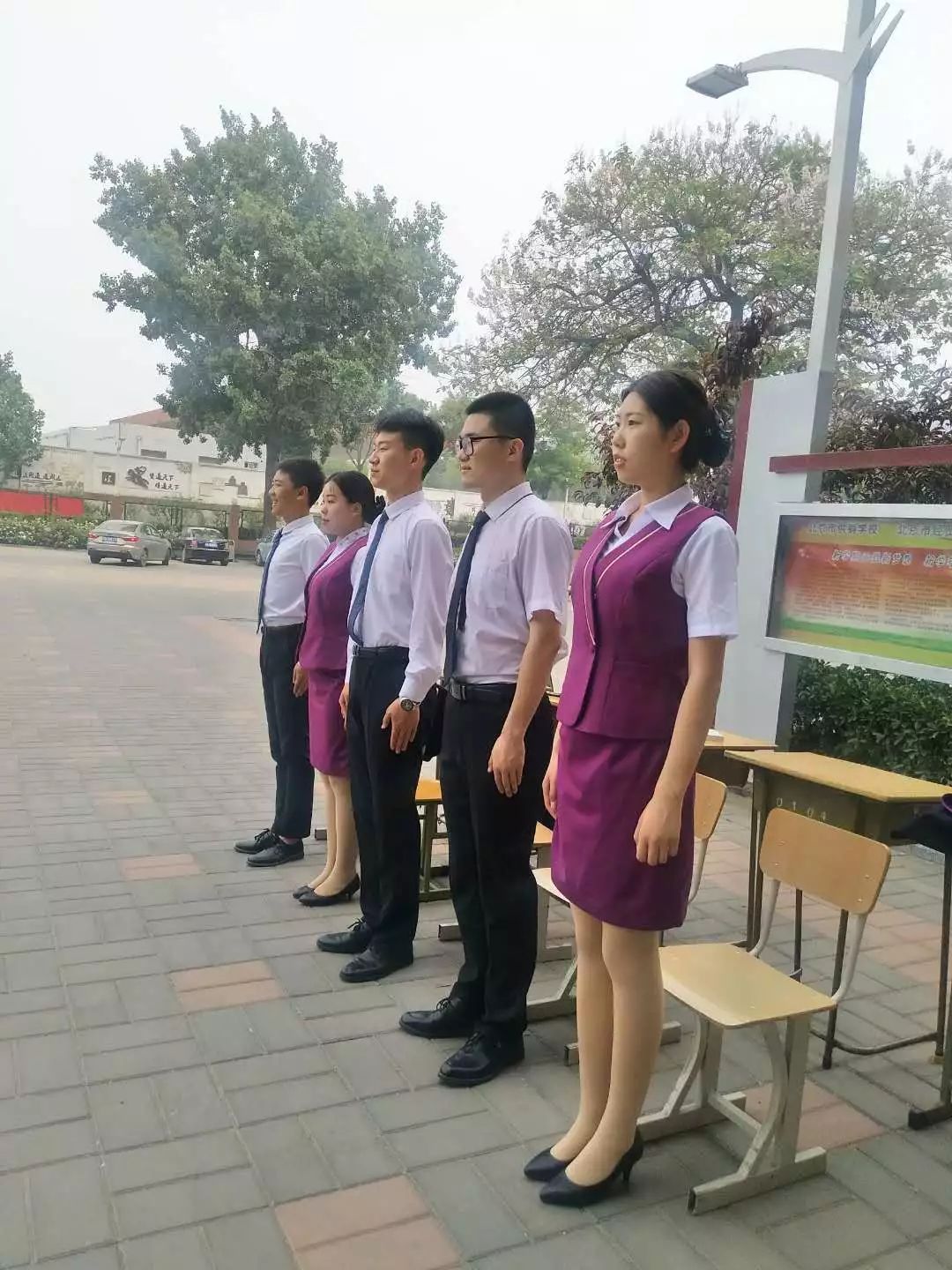 學校禮儀隊 行為的榜樣，顏值的擔當，餐廳服務的典范